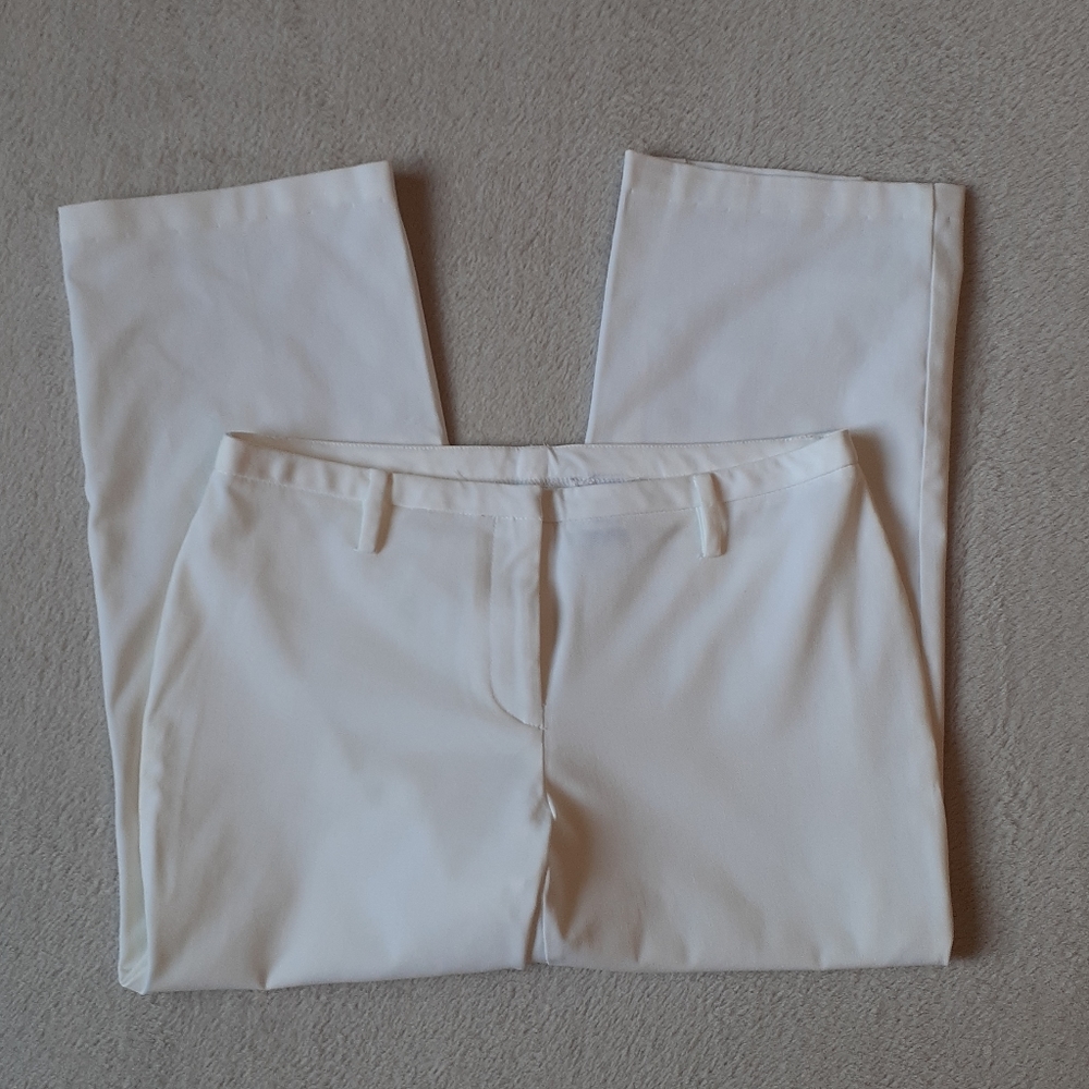 NWOT Express White Capris